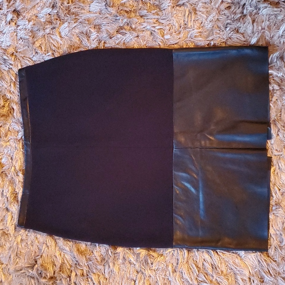 Danier black leather skirt
